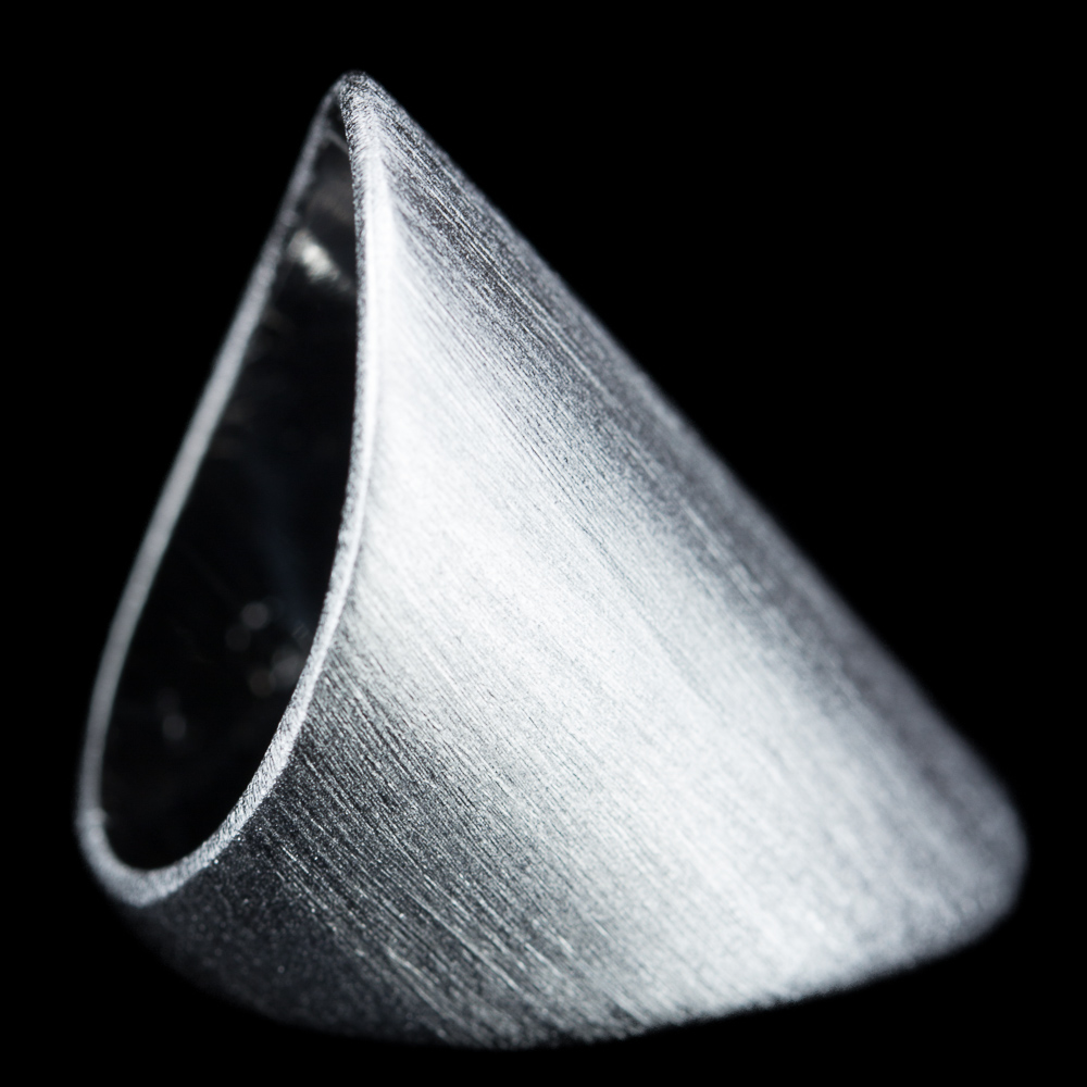 Brede matte zilveren ring