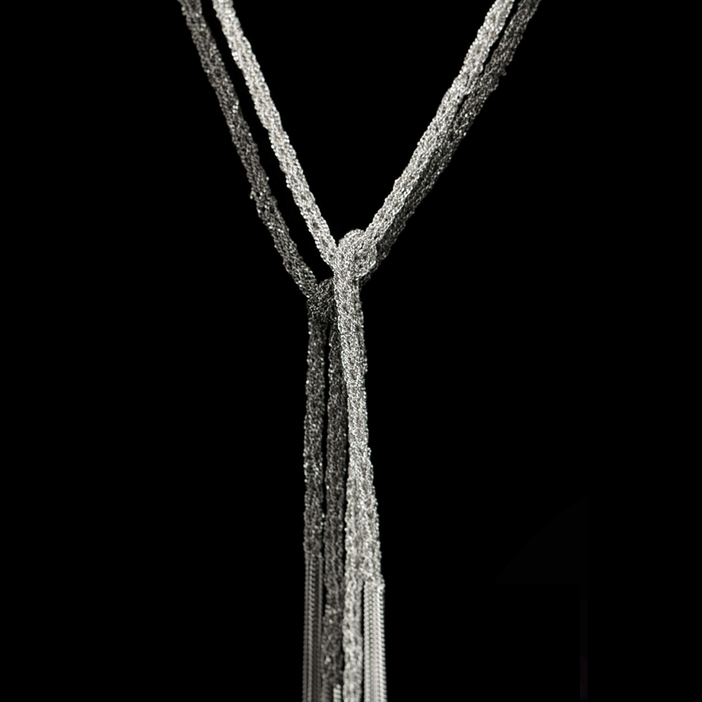Dunne zwart zilveren sjaalketting