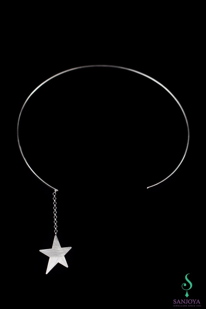 Stijve open ketting met afhangende ster