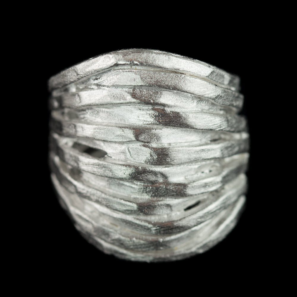 Brede geribbelde en matte zilveren ring