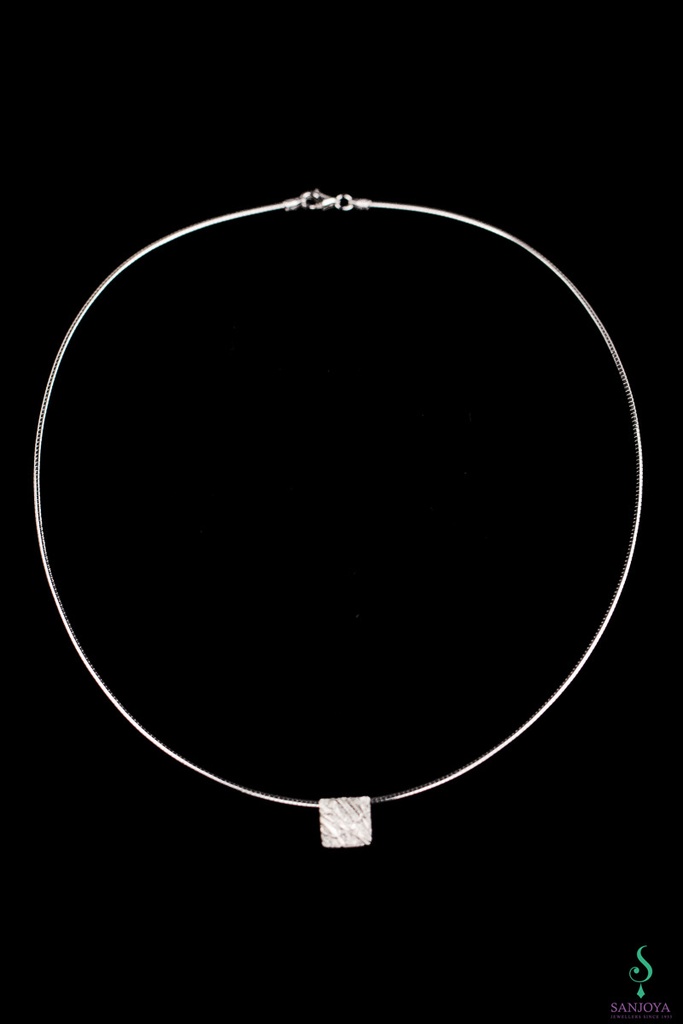 18Kt witgouden hangertje, gediamanteerd en zonder ketting
