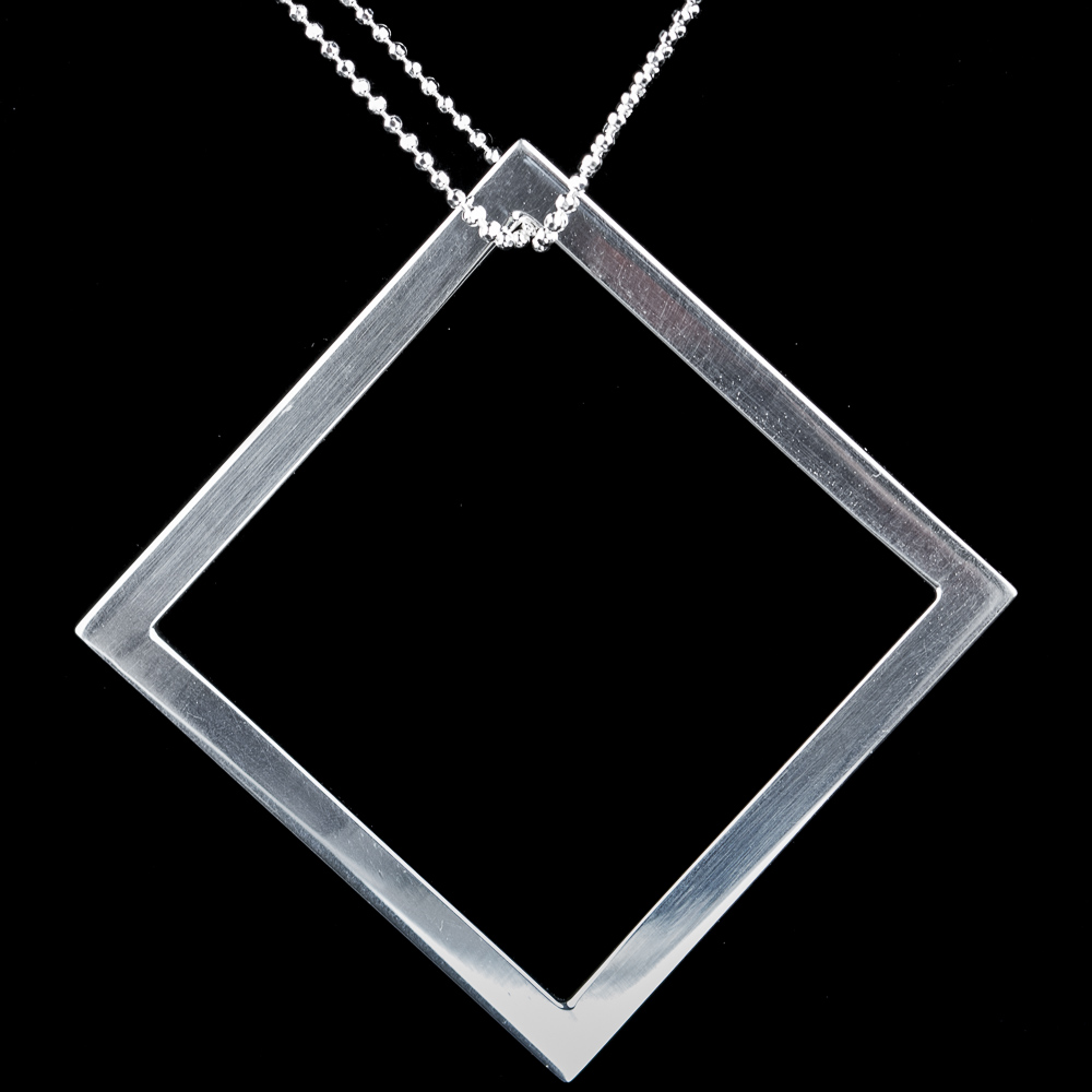Zilveren ketting met vierkante hanger
