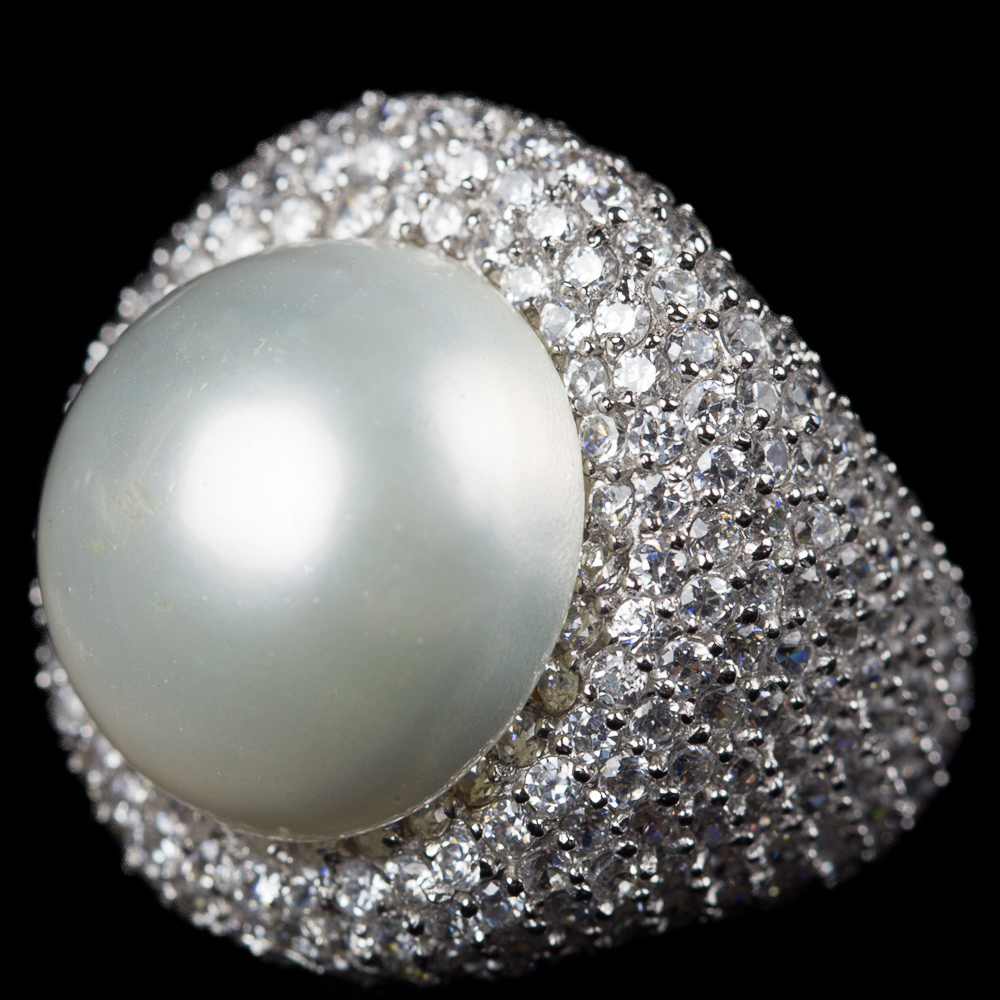 Zilveren ring met parel en zirkonia, Grieks design