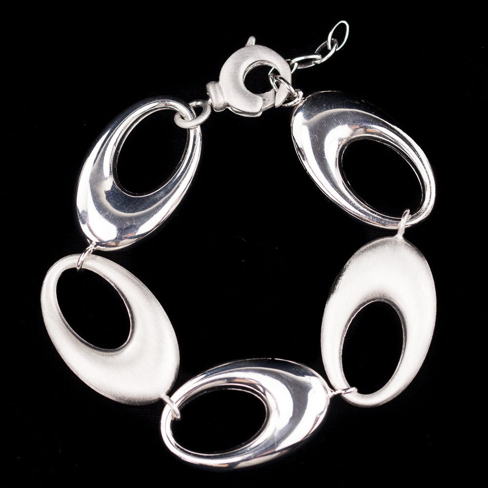 Zilveren armband van ovale matte en gepolijste schakels