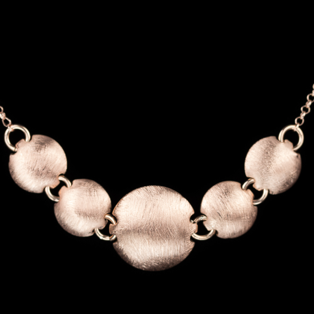 Rosé ketting van zilver en bolletjes