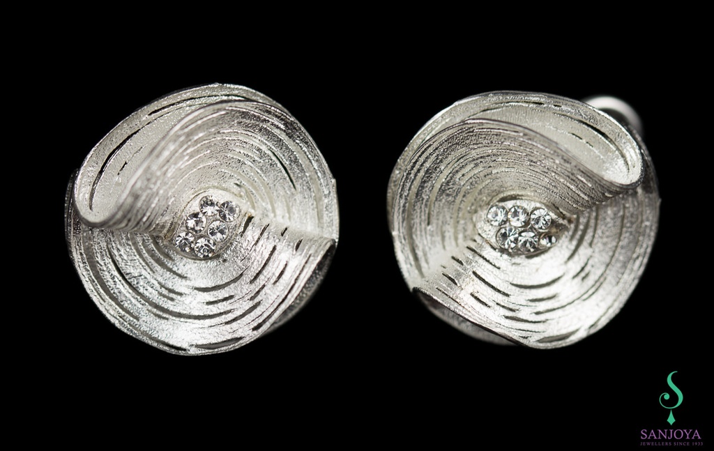Zilveren bloemvormige oorbellen met zirkonia/ grote versie
