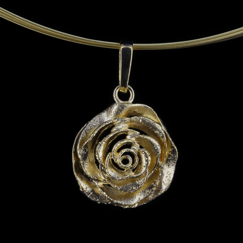 Kleine en schitterende vergulde bloemhanger/zonder ketting