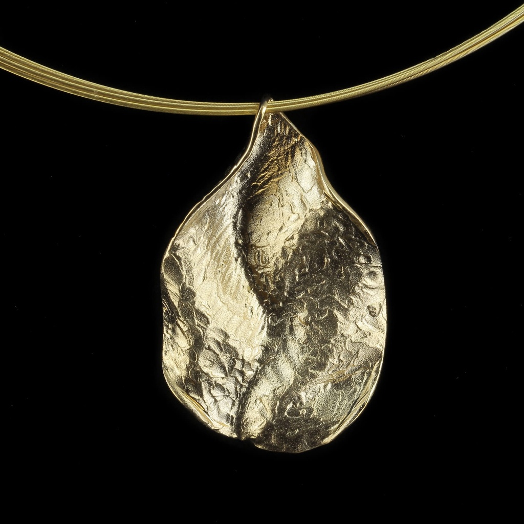 Kleine vergulde en golvende bladhanger, zonder ketting