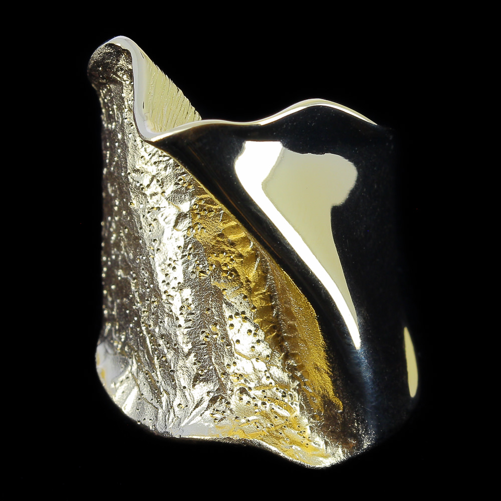 Smalle 14 Kt gouden ring, mat, gepolijst en gediamanteerd