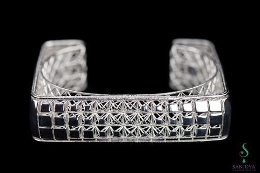 [EK1117004] Bewerkte en vierkante slavenarmband