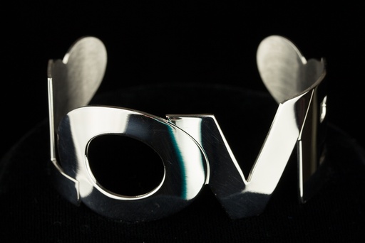 [ES1113012] Zilveren LOVE armband