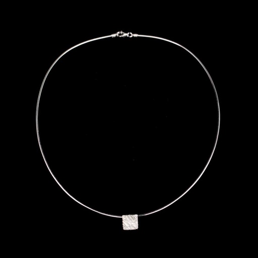 [L022001] Zilver, vierkant en gediamanteerd hangertje