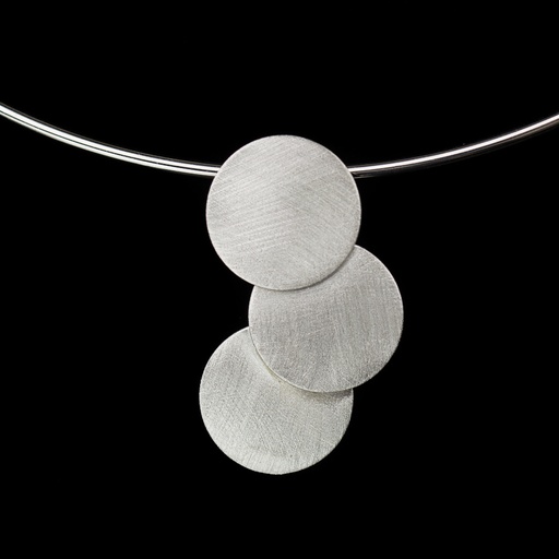 [OGI0617001] Stijve zilveren ketting met hanger van matte cirkels