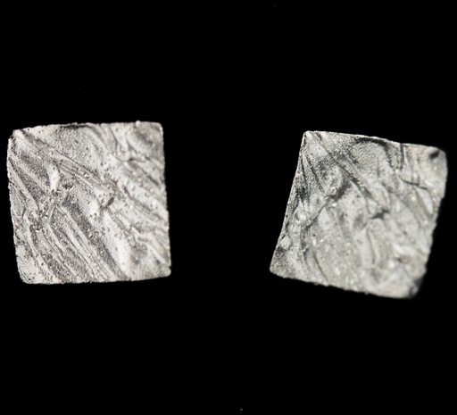 [L0421002] Schitterende mini vierkante zilveren oorbelletjes