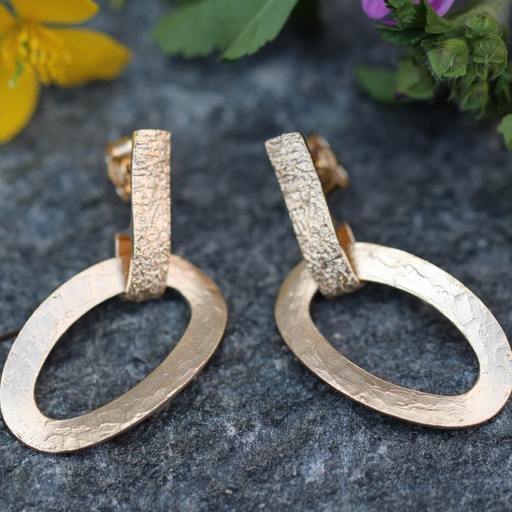 [L062001G] Mat gouden schakeloorbellen, 18kt