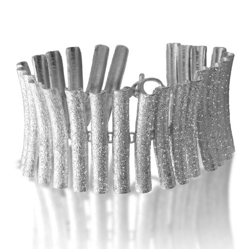 [L0624006] Brede, zilveren en schitterende staafjes armband