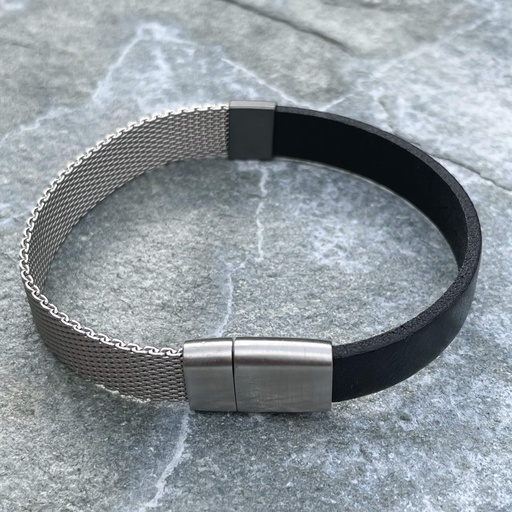 Zwart leren armband met zilver gevlochten edelstalen draad