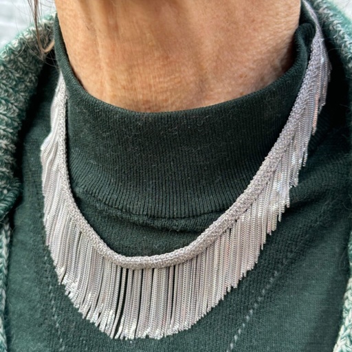 [IT0223010] Collier van zilver met afhangende kettinkjes