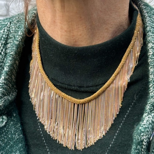 [IT0223001] Driekleurige zilveren collier met afhangende kettinkjes