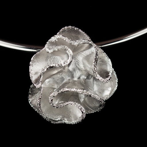 Zilveren ketting met gediamanteerde bloemhanger "Groot"