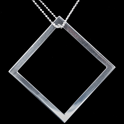 Zilveren ketting met vierkante hanger