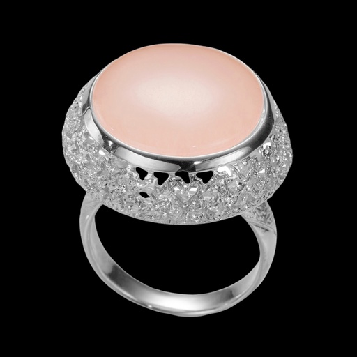 Bewerkte zilveren ring met een roze quartz steen