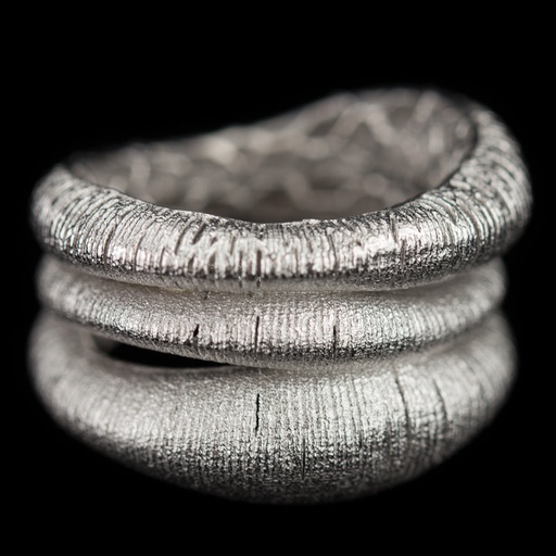 Brede drierijige zilveren ring