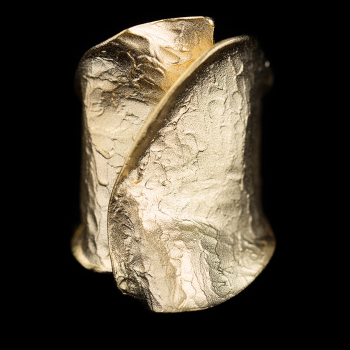 Matte fraaie brede vergulde en golvende ring