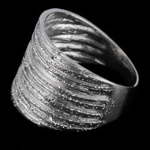 [L072012G] Schitterende en gestreepte witgouden ring van 18kt