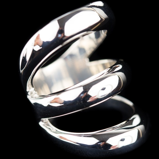 Zilveren ring, blinkend en drie rijen